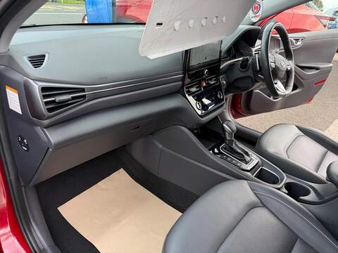 Hyundai IONIQ 1.6 h-GDi Premium SE DCT Euro 6 (s/s) 5dr - U79342