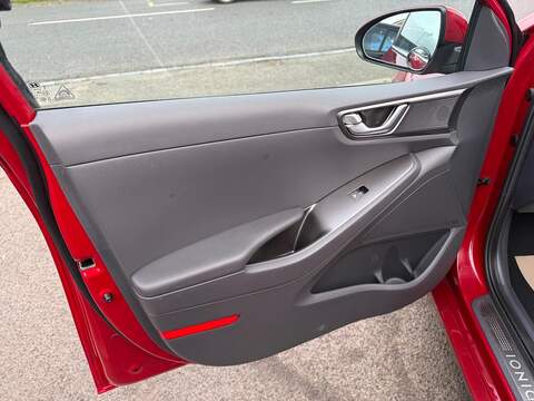 Hyundai IONIQ 1.6 h-GDi Premium SE DCT Euro 6 (s/s) 5dr - U79342