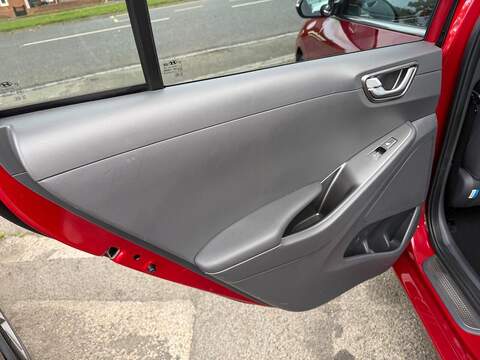 Hyundai IONIQ 1.6 h-GDi Premium SE DCT Euro 6 (s/s) 5dr - U79342