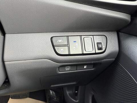 Hyundai IONIQ 1.6 h-GDi Premium SE DCT Euro 6 (s/s) 5dr - U79342