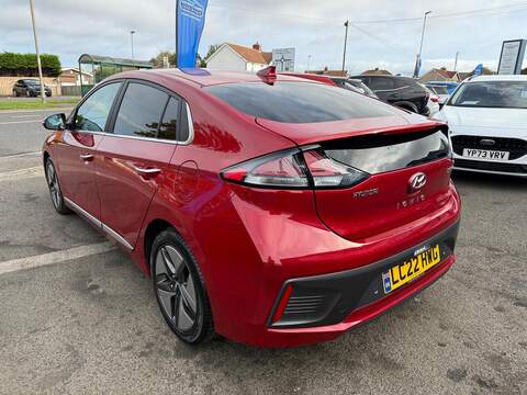 Hyundai IONIQ 1.6 h-GDi Premium SE DCT Euro 6 (s/s) 5dr - U79342