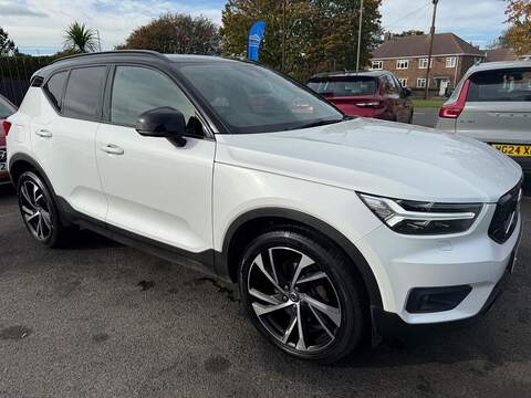 Volvo XC40 2.0 B4 MHEV R-Design Pro Auto Euro 6 (s/s) 5dr SUV 2.0 Automatic Petrol Hybrid - U79349