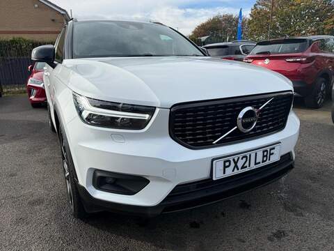 Volvo XC40 2.0 B4 MHEV R-Design Pro Auto Euro 6 (s/s) 5dr SUV 2.0 Automatic Petrol Hybrid - U79349
