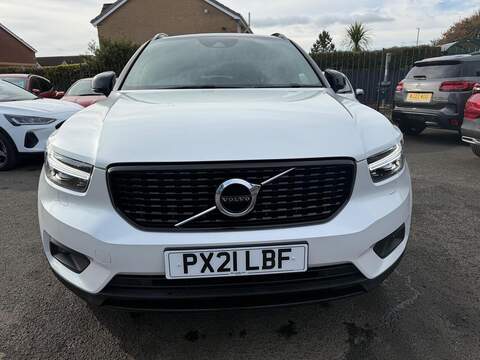 Volvo XC40 2.0 B4 MHEV R-Design Pro Auto Euro 6 (s/s) 5dr SUV 2.0 Automatic Petrol Hybrid - U79349