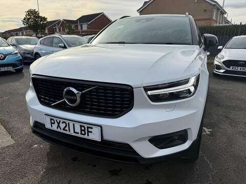 Volvo XC40 2.0 B4 MHEV R-Design Pro Auto Euro 6 (s/s) 5dr SUV 2.0 Automatic Petrol Hybrid - U79349
