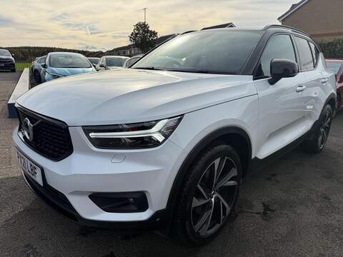 Volvo XC40 2.0 B4 MHEV R-Design Pro Auto Euro 6 (s/s) 5dr SUV 2.0 Automatic Petrol Hybrid - U79349