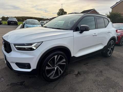 Volvo XC40 2.0 B4 MHEV R-Design Pro Auto Euro 6 (s/s) 5dr SUV 2.0 Automatic Petrol Hybrid - U79349
