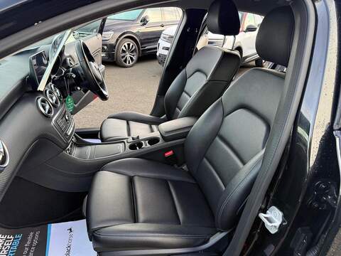 Mercedes-Benz A Class 1.6 A180 Sport Hatchback 5dr Petrol 7G-DCT Euro 6 (s/s) (122 ps) - U79359