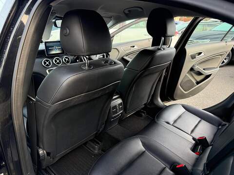 Mercedes-Benz A Class 1.6 A180 Sport Hatchback 5dr Petrol 7G-DCT Euro 6 (s/s) (122 ps) - U79359