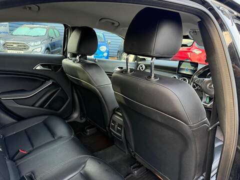 Mercedes-Benz A Class 1.6 A180 Sport Hatchback 5dr Petrol 7G-DCT Euro 6 (s/s) (122 ps) - U79359