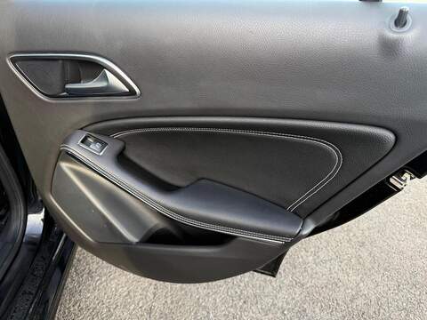 Mercedes-Benz A Class 1.6 A180 Sport Hatchback 5dr Petrol 7G-DCT Euro 6 (s/s) (122 ps) - U79359