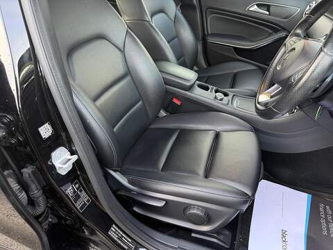 Mercedes-Benz A Class 1.6 A180 Sport Hatchback 5dr Petrol 7G-DCT Euro 6 (s/s) (122 ps) - U79359