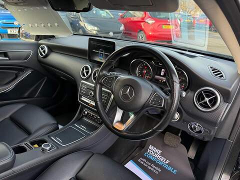 Mercedes-Benz A Class 1.6 A180 Sport Hatchback 5dr Petrol 7G-DCT Euro 6 (s/s) (122 ps) - U79359