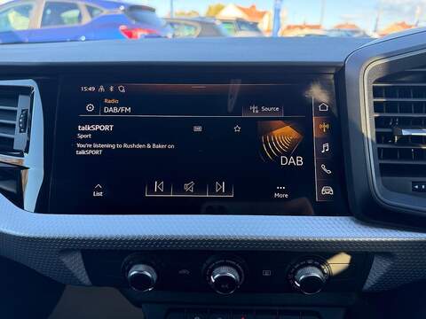 Audi A1 1.0 TFSI 25 S line Sportback S Tronic Euro 6 (s/s) 5dr - U79371