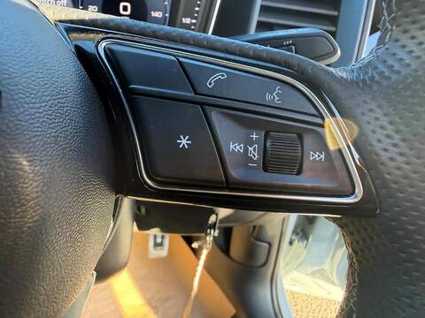 Audi A1 1.0 TFSI 25 S line Sportback S Tronic Euro 6 (s/s) 5dr - U79371