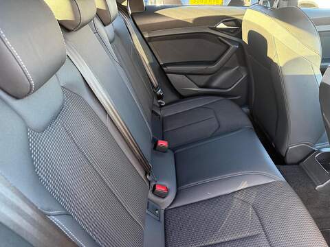 Audi A1 1.0 TFSI 25 S line Sportback S Tronic Euro 6 (s/s) 5dr - U79371