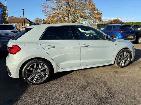 Audi A1 1.0 TFSI 25 S line Sportback S Tronic Euro 6 (s/s) 5dr - U79371
