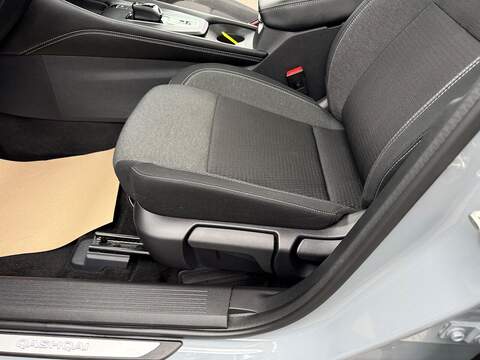 Nissan Qashqai 1.5 h e-POWER Kuro Edition Auto Euro 6 (s/s) 5dr - U79374