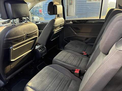 Volkswagen Touran 1.5 TSI EVO SEL DSG Euro 6 (s/s) 5dr - U79376