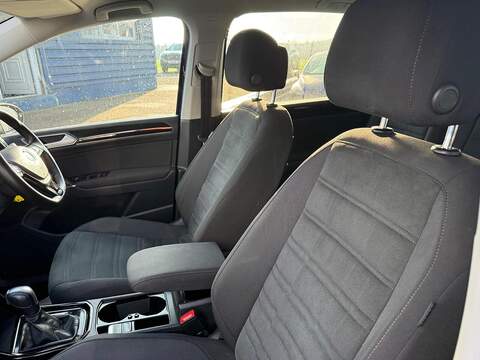 Volkswagen Touran 1.5 TSI EVO SEL DSG Euro 6 (s/s) 5dr - U79376