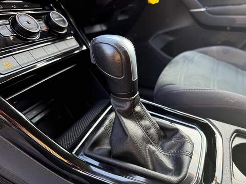 Volkswagen Touran 1.5 TSI EVO SEL DSG Euro 6 (s/s) 5dr - U79376