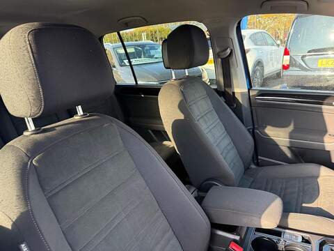 Volkswagen Touran 1.5 TSI EVO SEL DSG Euro 6 (s/s) 5dr - U79376