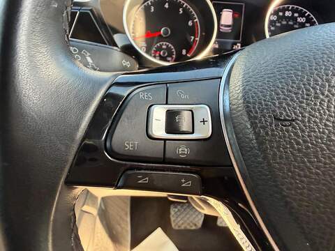 Volkswagen Touran 1.5 TSI EVO SEL DSG Euro 6 (s/s) 5dr - U79376