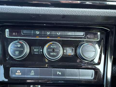 Volkswagen Touran 1.5 TSI EVO SEL DSG Euro 6 (s/s) 5dr - U79376