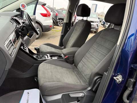 Volkswagen Touran 1.5 TSI EVO SEL DSG Euro 6 (s/s) 5dr - U79376