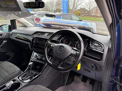 Volkswagen Touran 1.5 TSI EVO SEL DSG Euro 6 (s/s) 5dr - U79376