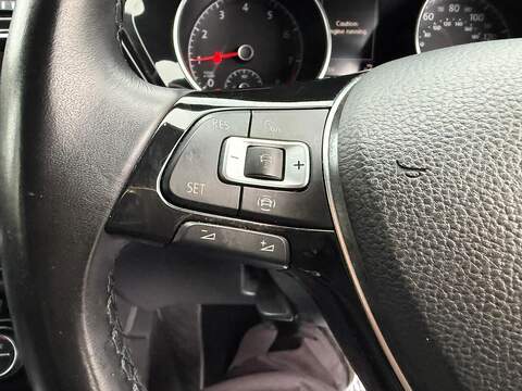 Volkswagen Touran 1.5 TSI EVO SEL DSG Euro 6 (s/s) 5dr - U79376