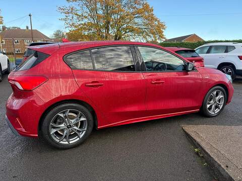 Ford Focus T EcoBoost ST-Line Hatchback 1.0 Automatic Petrol - U79383
