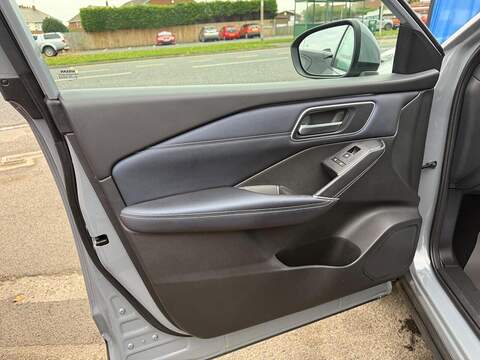 Nissan Qashqai 1.3 DIG-T MHEV Tekna Euro 6 (s/s) 5dr - U79384