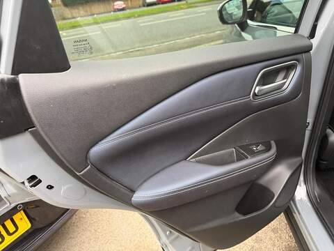 Nissan Qashqai 1.3 DIG-T MHEV Tekna Euro 6 (s/s) 5dr - U79384