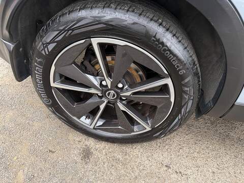 Nissan Qashqai 1.3 DIG-T MHEV Tekna Euro 6 (s/s) 5dr - U79384