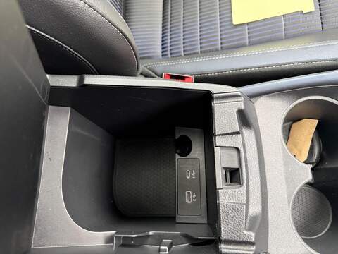 Nissan Qashqai 1.3 DIG-T MHEV Tekna Euro 6 (s/s) 5dr - U79384