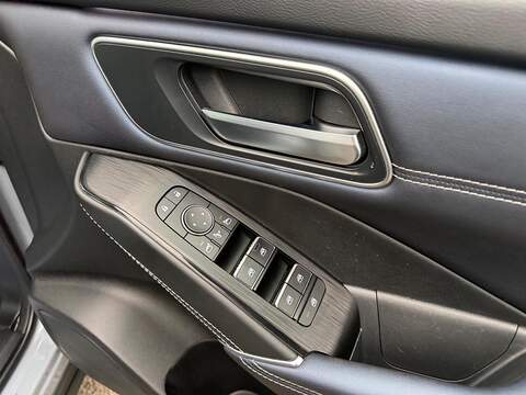 Nissan Qashqai 1.3 DIG-T MHEV Tekna Euro 6 (s/s) 5dr - U79384