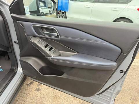 Nissan Qashqai 1.3 DIG-T MHEV Tekna Euro 6 (s/s) 5dr - U79384