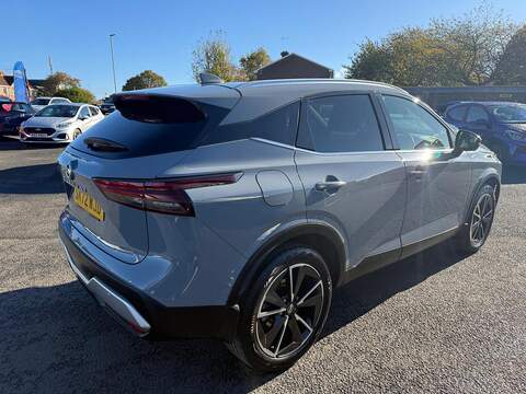 Nissan Qashqai 1.3 DIG-T MHEV Tekna Euro 6 (s/s) 5dr - U79384