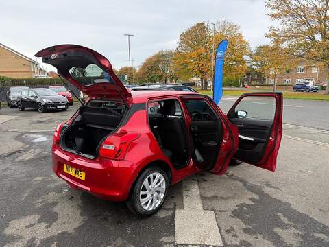 Suzuki Swift 1.2 Dualjet MHEV SZ-T Hatchback 5dr Petrol Hybrid CVT Euro 6 (s/s) (83 ps) - U79386