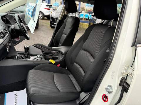 Mazda Mazda3 2.0 SKYACTIV-G Sport Nav Fastback 4dr Petrol Manual Euro 5 (s/s) (120 ps) - U79387