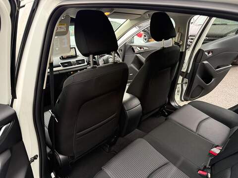 Mazda Mazda3 2.0 SKYACTIV-G Sport Nav Fastback 4dr Petrol Manual Euro 5 (s/s) (120 ps) - U79387