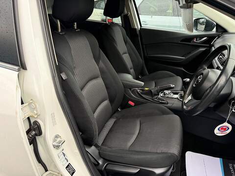 Mazda Mazda3 2.0 SKYACTIV-G Sport Nav Fastback 4dr Petrol Manual Euro 5 (s/s) (120 ps) - U79387
