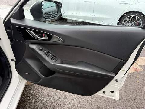 Mazda Mazda3 2.0 SKYACTIV-G Sport Nav Fastback 4dr Petrol Manual Euro 5 (s/s) (120 ps) - U79387