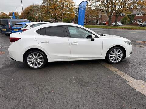 Mazda Mazda3 2.0 SKYACTIV-G Sport Nav Fastback 4dr Petrol Manual Euro 5 (s/s) (120 ps) - U79387