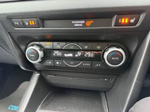 Mazda Mazda3 2.0 SKYACTIV-G Sport Nav Fastback 4dr Petrol Manual Euro 5 (s/s) (120 ps) - U79387