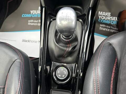 Peugeot 2008 1.2 PureTech GT Line SUV 5dr Petrol Manual Euro 6 (s/s) (130 ps) - U79388