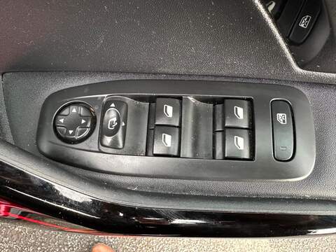 Peugeot 2008 1.2 PureTech GT Line SUV 5dr Petrol Manual Euro 6 (s/s) (130 ps) - U79388