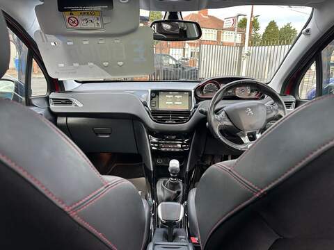 Peugeot 2008 1.2 PureTech GT Line SUV 5dr Petrol Manual Euro 6 (s/s) (130 ps) - U79388