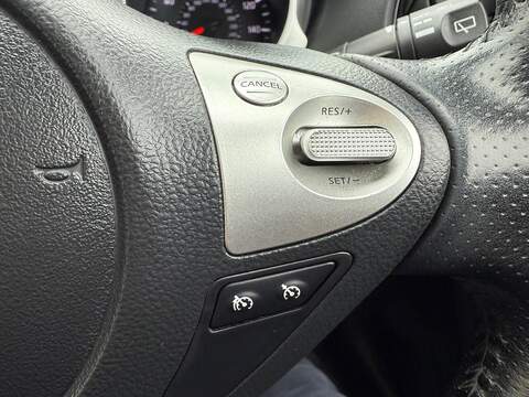 Nissan Juke 1.2 DIG-T Tekna Euro 6 (s/s) 5dr - U79392